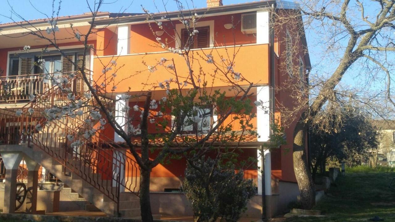 Apartment Zita With 1 Bedroom In Relaxing Surroundings Near Umag Eksteriør billede