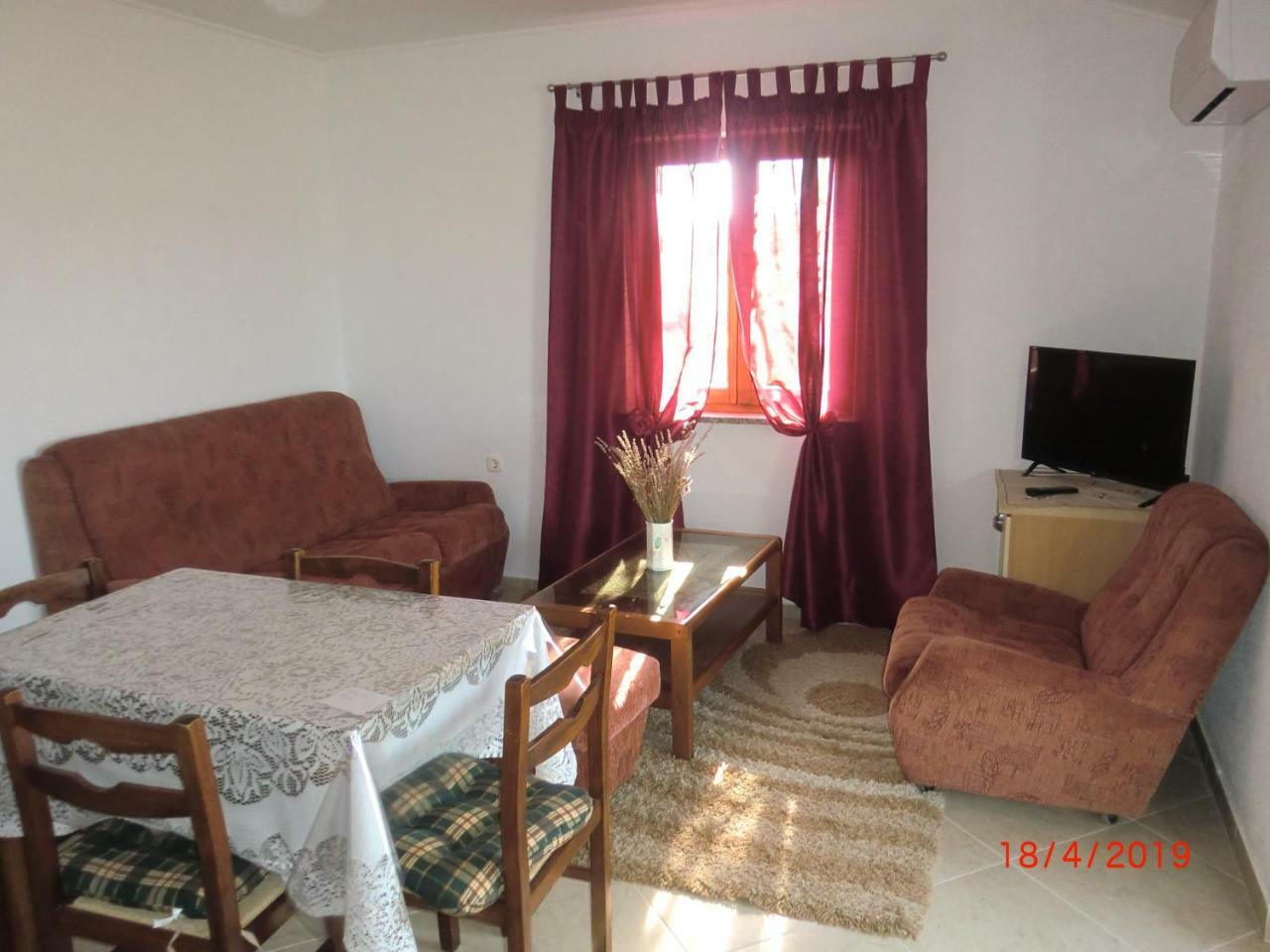 Apartment Zita With 1 Bedroom In Relaxing Surroundings Near Umag Eksteriør billede