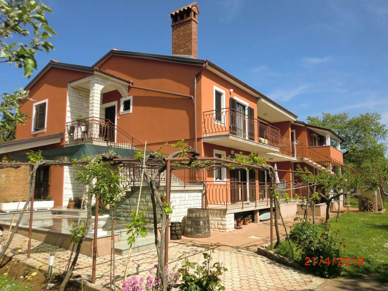 Apartment Zita With 1 Bedroom In Relaxing Surroundings Near Umag Eksteriør billede